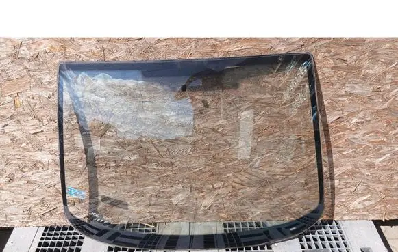Peugeot 206 CC Front windscreen/windshield window 