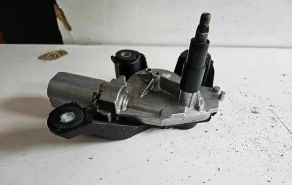 Nissan Qashqai Rear window wiper motor 0390201820 28710JD000