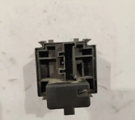 Renault Megane II Headlight level height control switch 8200121805B