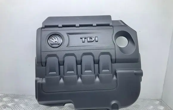 Skoda Octavia Mk3 (5E) Engine cover (trim) 04L103925C
