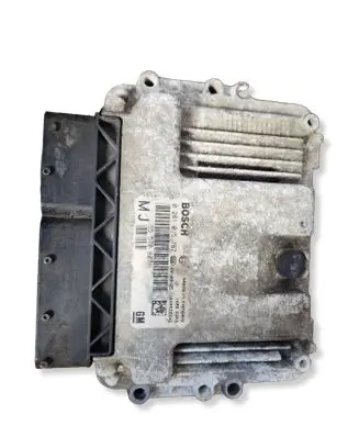 Opel Zafira C Engine control unit/module 0281015767 1039S26646 55570807
