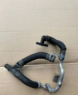 Audi Q7 4M Engine coolant pipe/hose 059121044AD