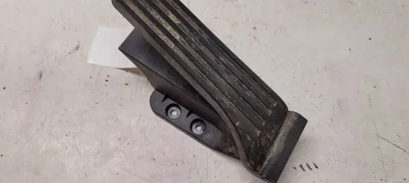 Mercedes-Benz C W204 Accelerator throttle pedal A204300004