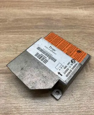 BMW 5 E39 Airbag control unit/module 8362072 ZAE25999