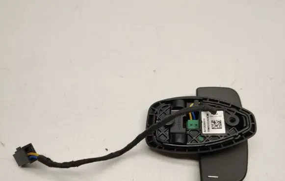 Mercedes-Benz E W212 Steering wheel trim A2128208010