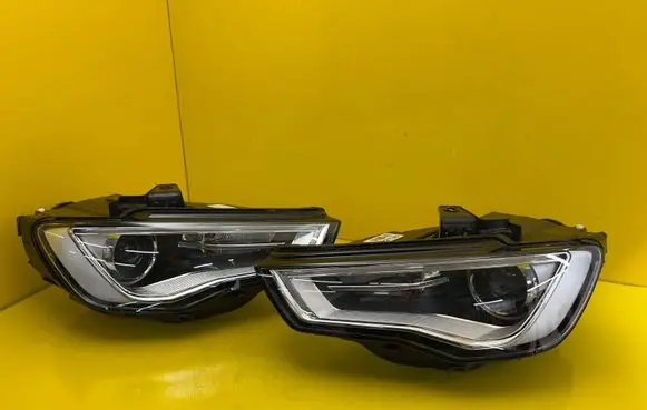 Audi A3 S3 8V Headlight/headlamp 8V0941005