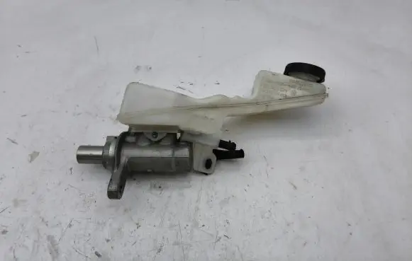 Nissan Qashqai Master brake cylinder 0204796652