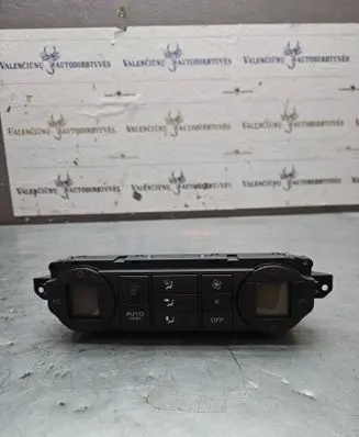 Ford Focus C-MAX Climate control unit 3M5T18C612AR WVCA28099