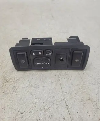 Toyota Avensis Verso Wing mirror switch 183575