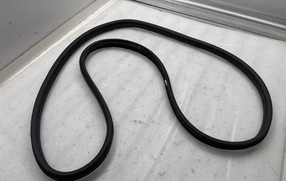 Fiat 500E Front door rubber seal 52138093 33200205800D