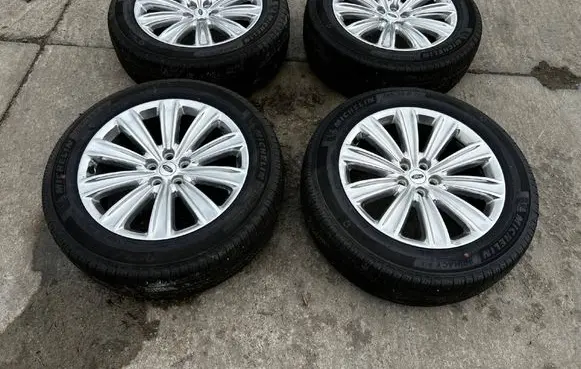 Ford Explorer VI R20 alloy rim 