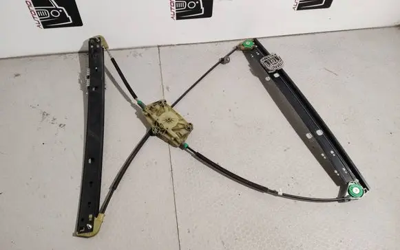 Audi Q7 4L Front window lifting mechanism without motor 4L0837462A