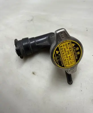 Toyota Prius (NHW20) Coolant expansion tank/reservoir cap 