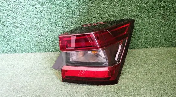 Nissan Juke II F16 Rear/tail lights 