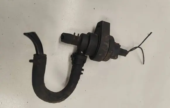 Saab 9-5 Valve vacuum 4570477 P119A020