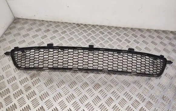 Lexus IS 220D-250-350 Front bumper lower grill 5311253010