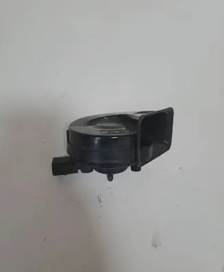 Audi A6 S6 C5 4B Horn signal 4B0951221