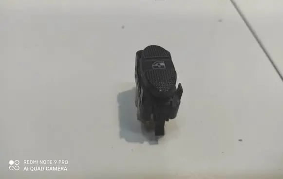 Volkswagen Golf III Electric window control switch 7M0959855A