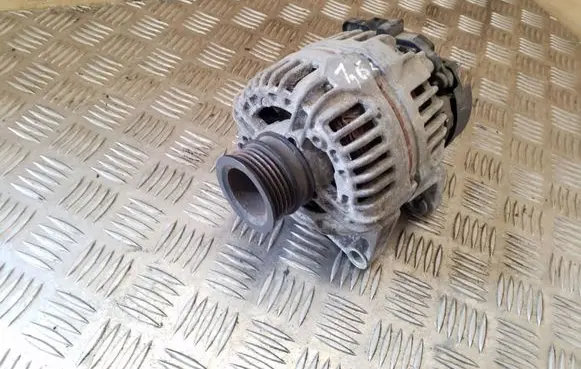 Opel Zafira B Generator/alternator 0124325163 13229984