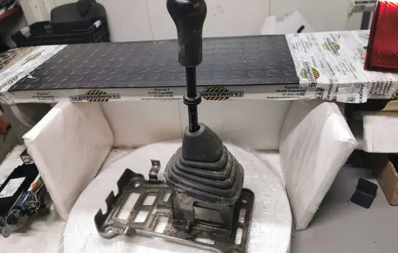 Subaru Legacy Gear shifter/selector 