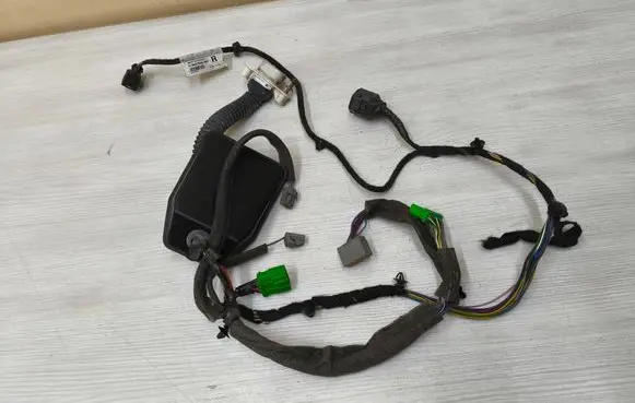 Volvo XC70 Front door wiring loom 8697909
