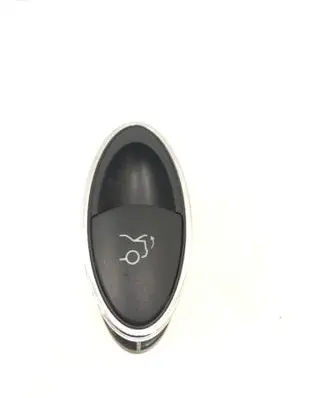 Mercedes-Benz E W211 Tailgate opening switch A2118211151