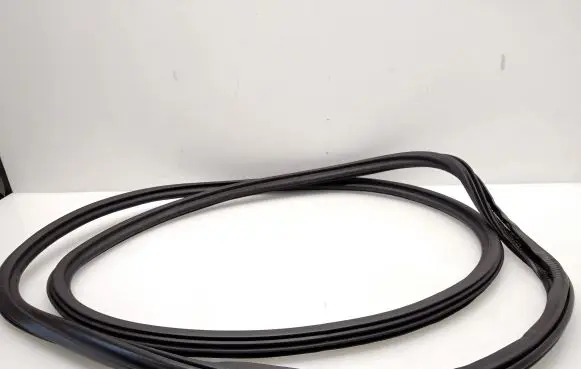Audi Q7 4M Rubber seal front coupe door 4M0831721