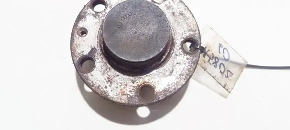 Rear wheel hub