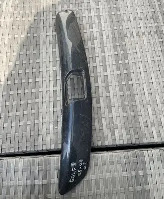 Volkswagen Golf V Front bumper lower grill 1K0807718D