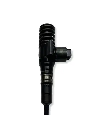 Volkswagen PASSAT B6 Fuel injector 03G130073G