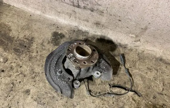 BMW 3 F30 F35 F31 Front wheel hub 6867736