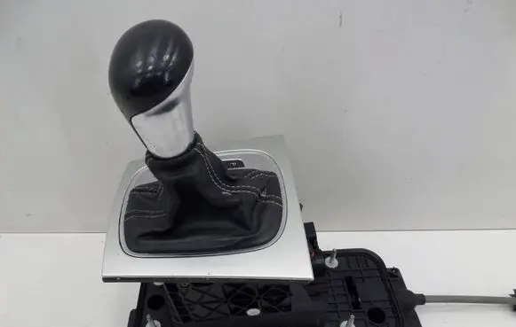 Audi A3 S3 8P Gear shifter/selector 8P1713025M 100001024