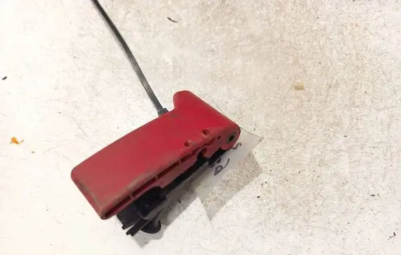 Engine bonnet (hood) release handle
