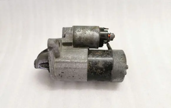 Mazda 3 II Starter motor M000T89281