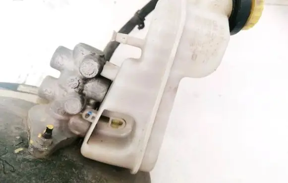 Dodge Caliber Master brake cylinder