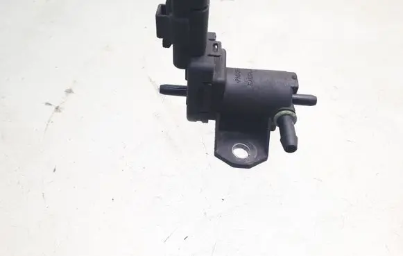 Ford Focus Vacuum valve 9688124580