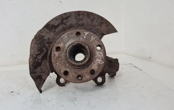 Volkswagen Transporter - Caravelle T4 Front wheel hub spindle knuckle