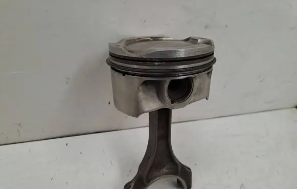 BMW 5 F10 F11 Piston with connecting rod 89L106