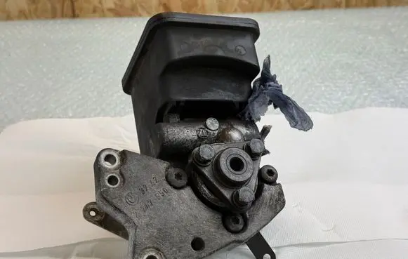 BMW 3 E46 Power steering pump 7691340172 32412247599 2247599