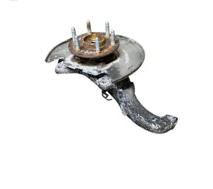 Chevrolet Silverado Front wheel hub 84673207