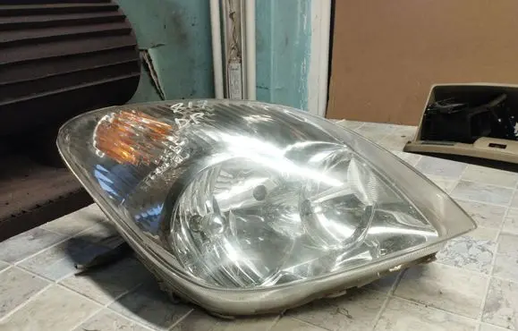 Toyota Corolla Verso E121 Headlight/headlamp