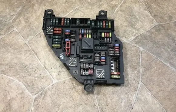 BMW 7 F01 F02 F03 F04 Fuse module 9252812