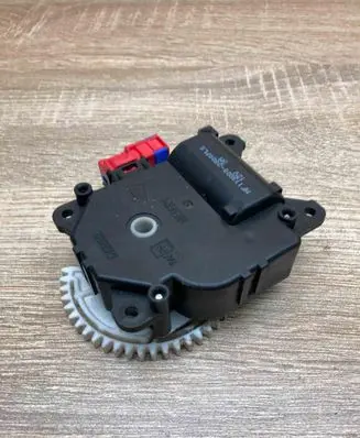 Toyota Avensis T270 Air flap motor/actuator 1138002800 WITHPLUG