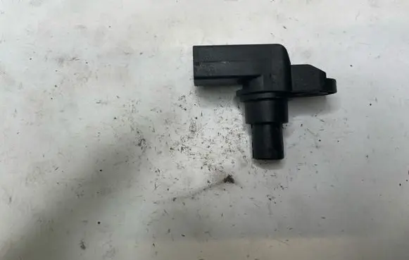 BMW 5 E39 Camshaft position sensor 2249320