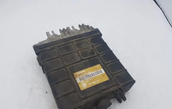 Volkswagen Golf III Engine control unit/module 1H0907311 0261200701