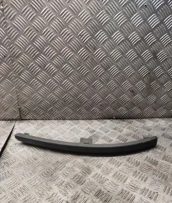Front bumper splitter molding