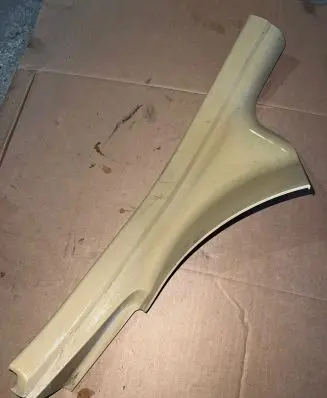 Other sill/pillar trim element