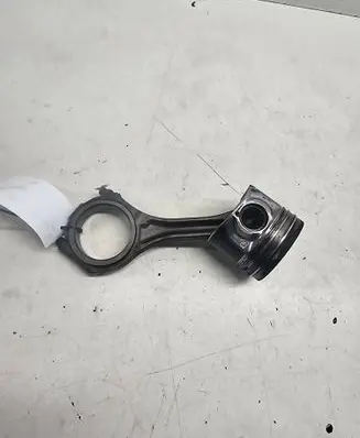Audi Q7 4L Piston with connecting rod 