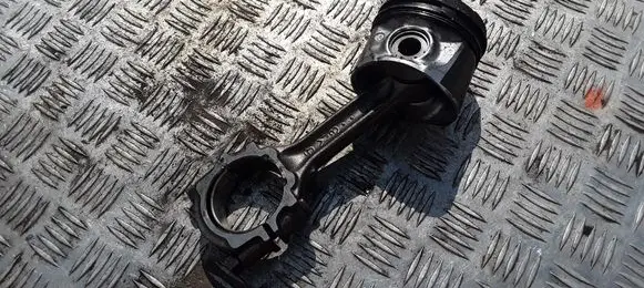 Nissan X-Trail T30 Piston AW4