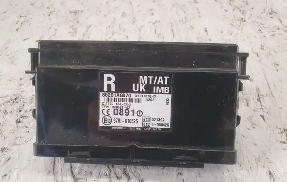Subaru Outback Gearbox control unit/module 88281AG070 97RI010625